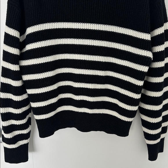 H&M BUTTON-DETAIL SWEATER - Picture 6 of 10